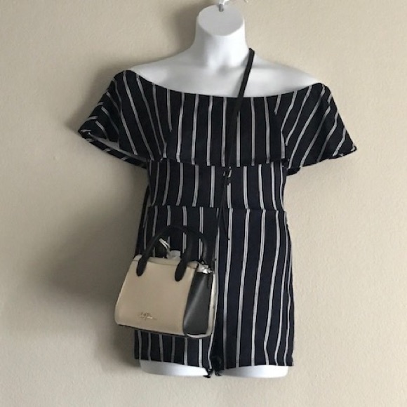 All in one - Picture 1 of 1